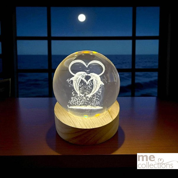 Enchanting Crystal Ball night light, with a 3D image engraved inside - Dolphins