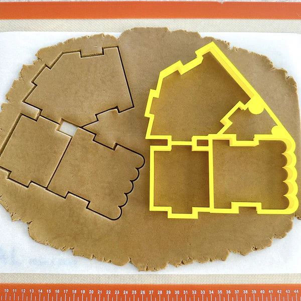 Interlocking Gingerbread House Cutter