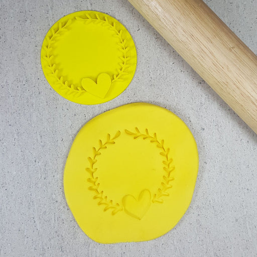Heart Wreath Frame Embosser (60mm/75mm)
